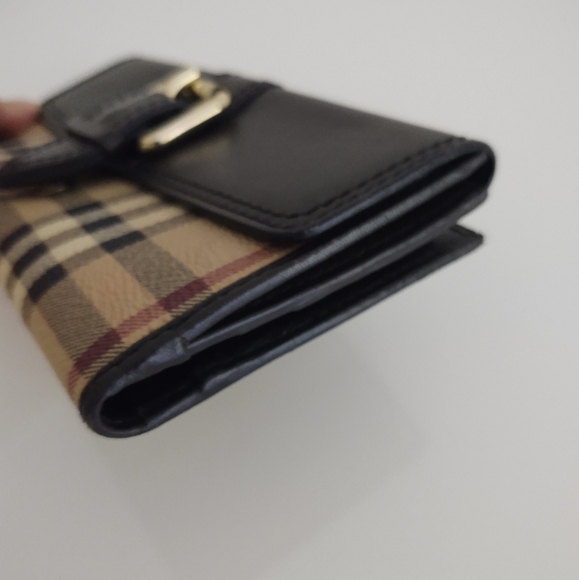 Burberry Haymarket Wallet - Picture 4 of 7